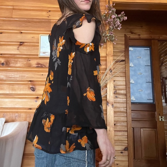 Sheer Floral Blouse - Picture 3 of 4
